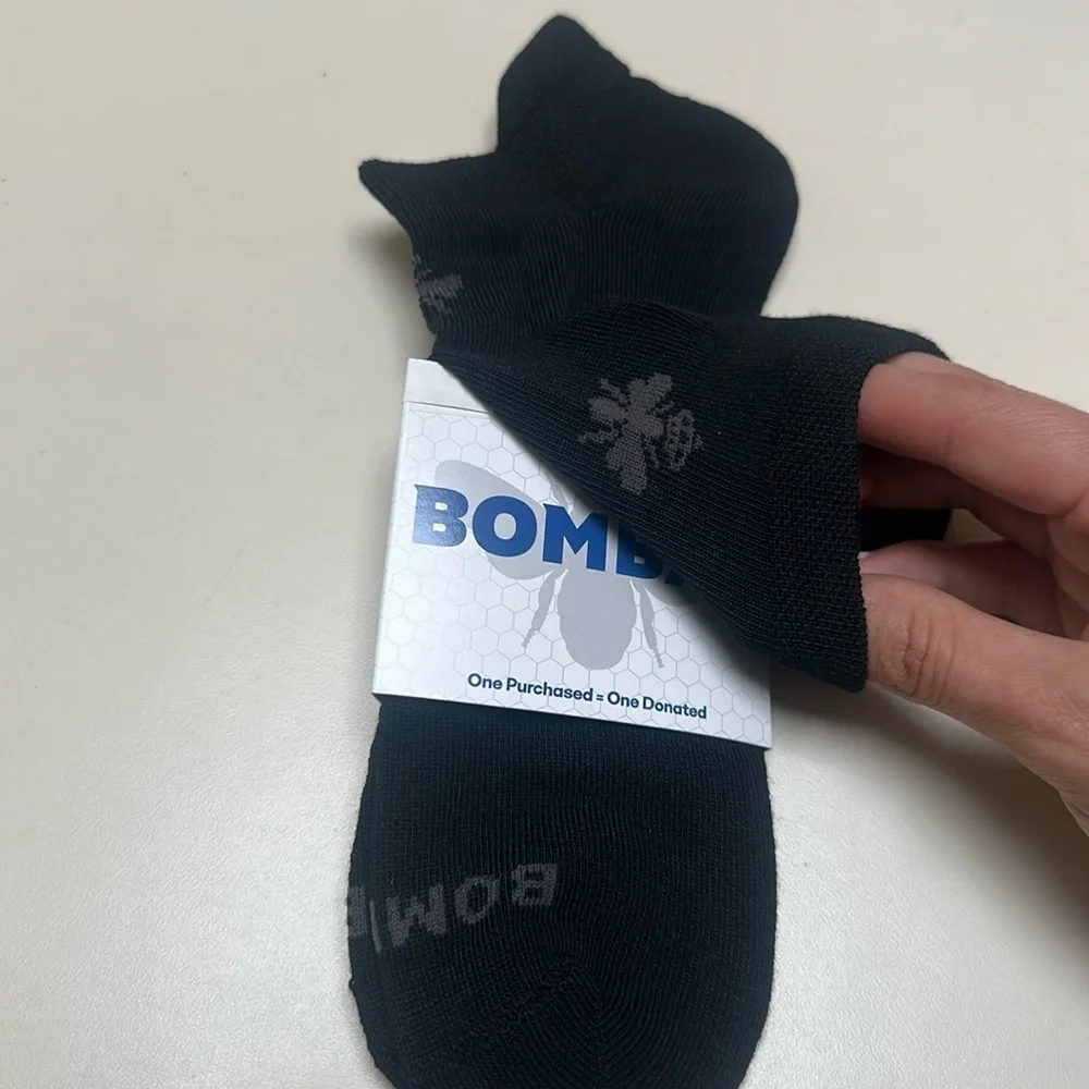 ❤️ 🆕 BOMBAS BLACK ANKLE SOCKS SIZE LARGE